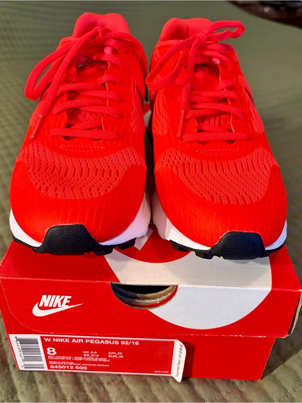 Nike Women’s Red Mesh Lace-Up Sneakers 2016 Air Pegasus